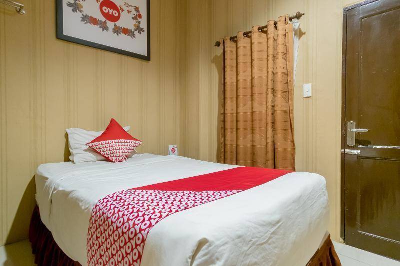 Oyo 741 Hotel Labuhan Raya Medan Esterno foto