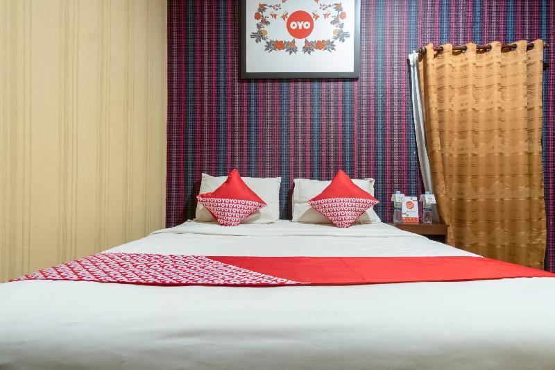 Oyo 741 Hotel Labuhan Raya Medan Esterno foto