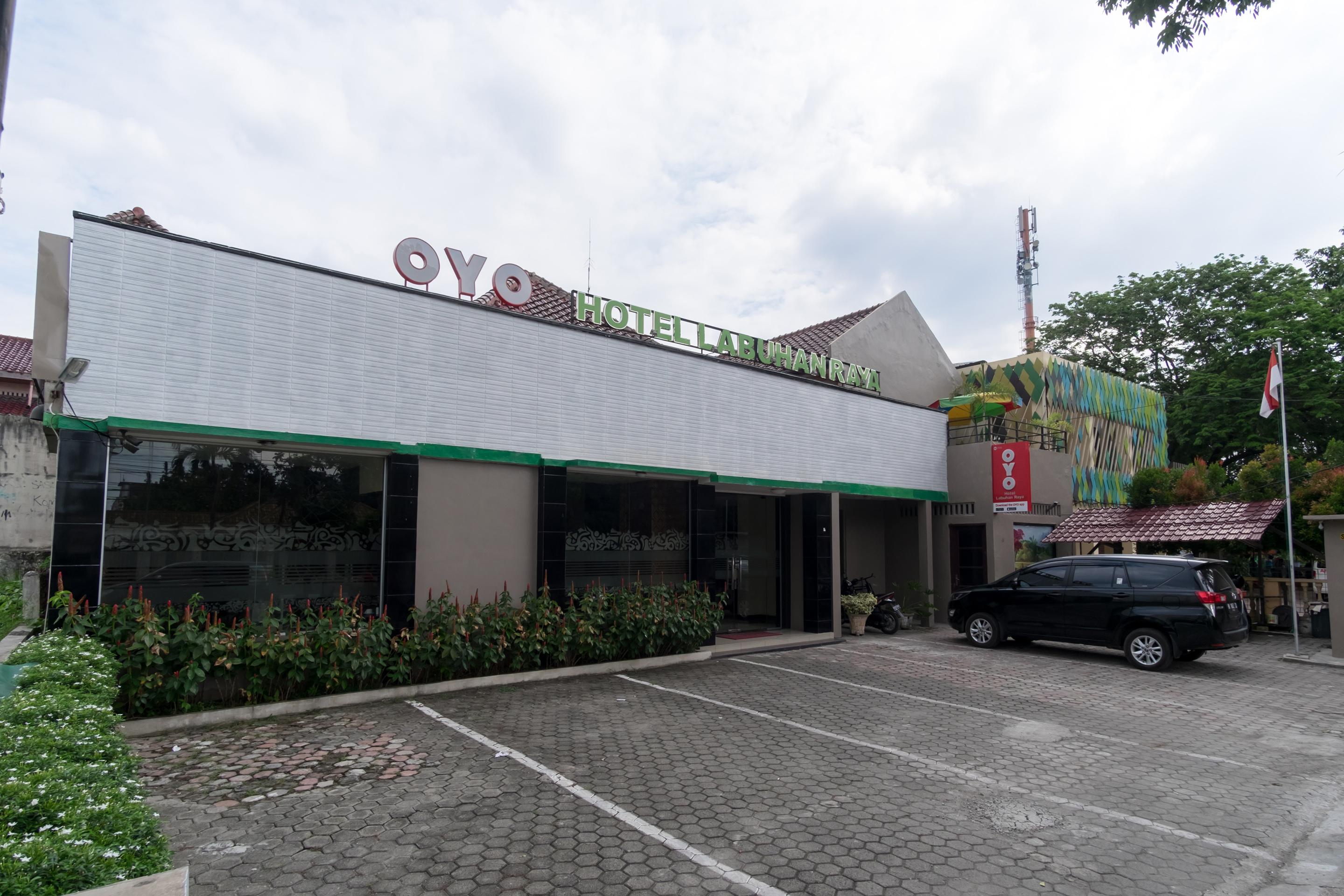 Oyo 741 Hotel Labuhan Raya Medan Esterno foto