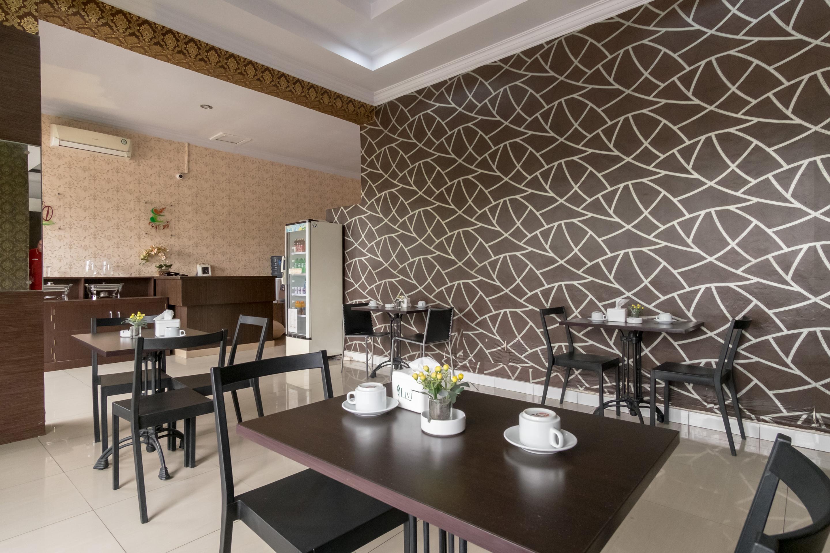 Oyo 741 Hotel Labuhan Raya Medan Esterno foto