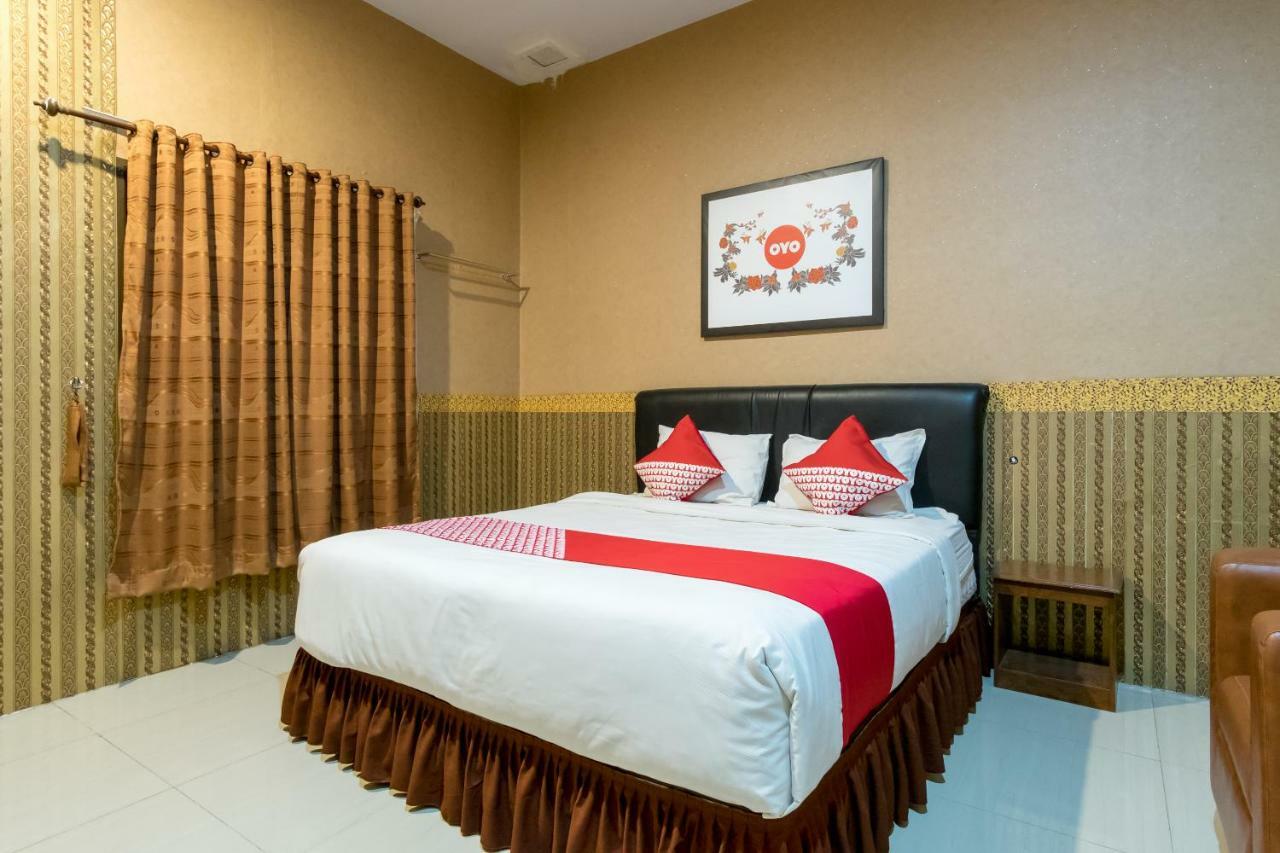 Oyo 741 Hotel Labuhan Raya Medan Esterno foto