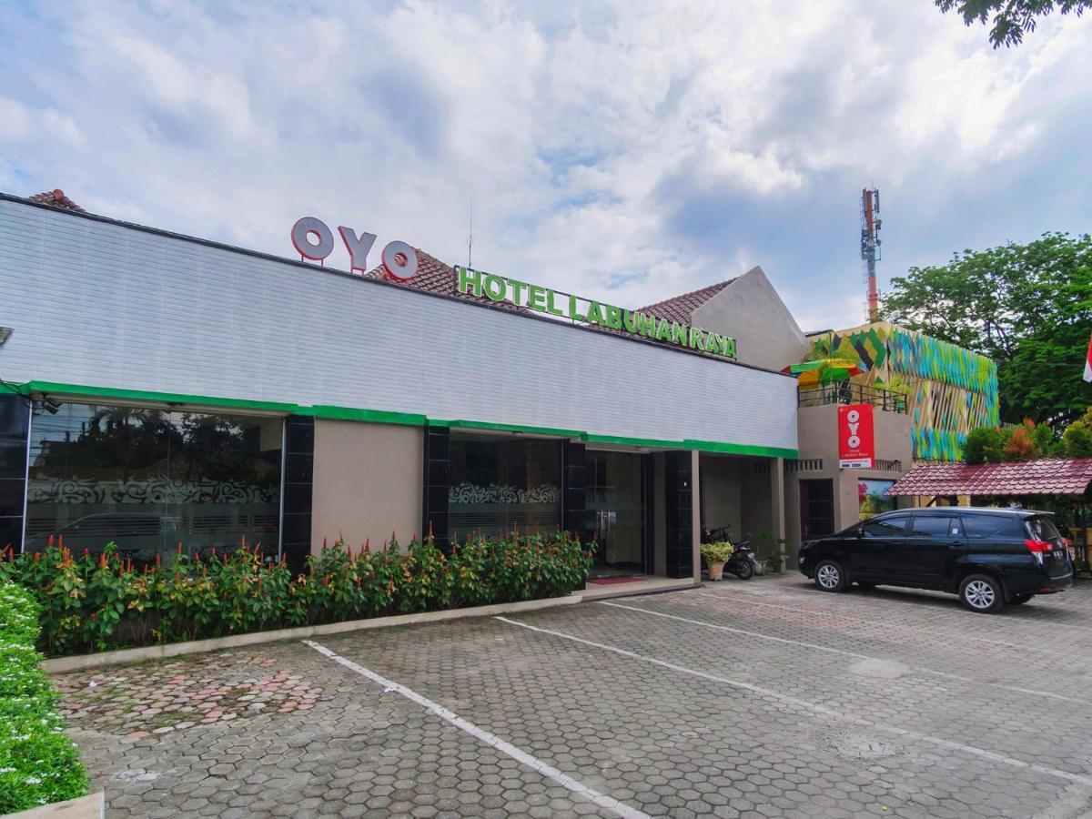 Oyo 741 Hotel Labuhan Raya Medan Esterno foto