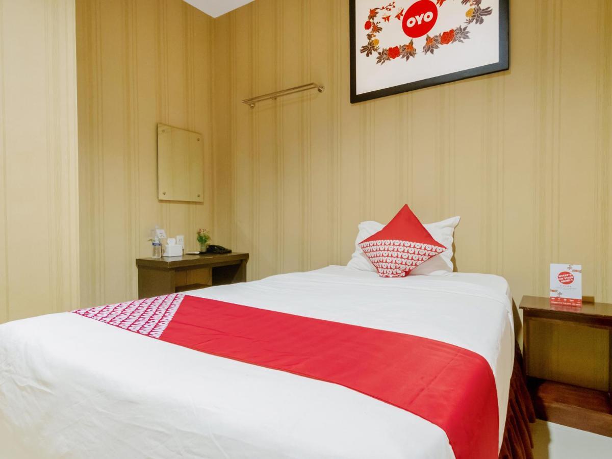 Oyo 741 Hotel Labuhan Raya Medan Esterno foto