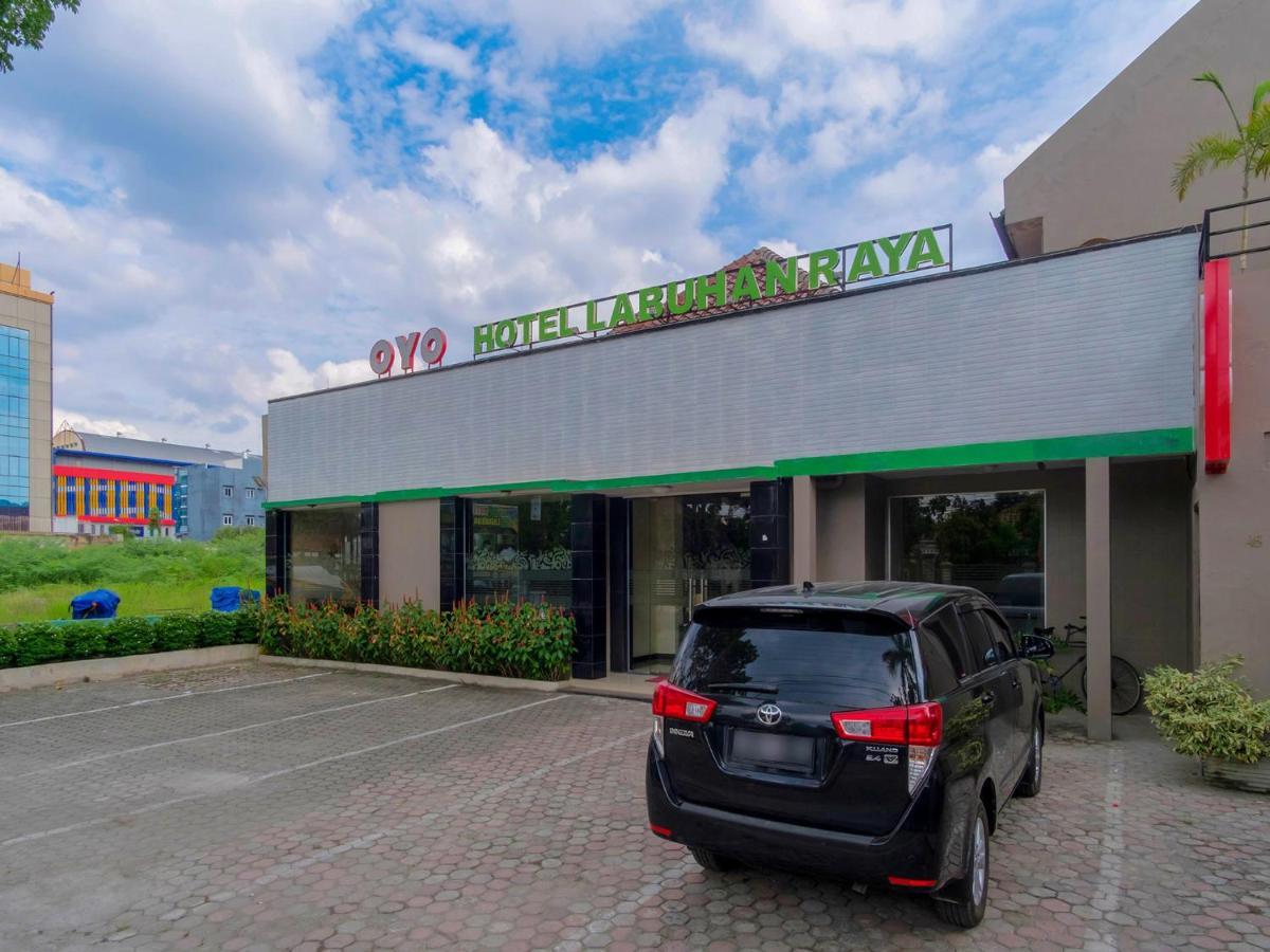 Oyo 741 Hotel Labuhan Raya Medan Esterno foto
