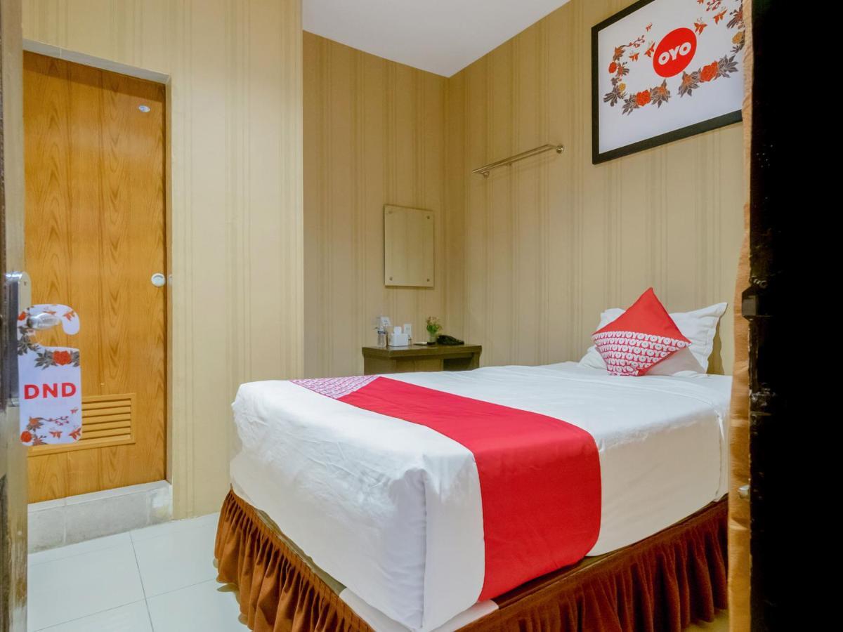 Oyo 741 Hotel Labuhan Raya Medan Esterno foto