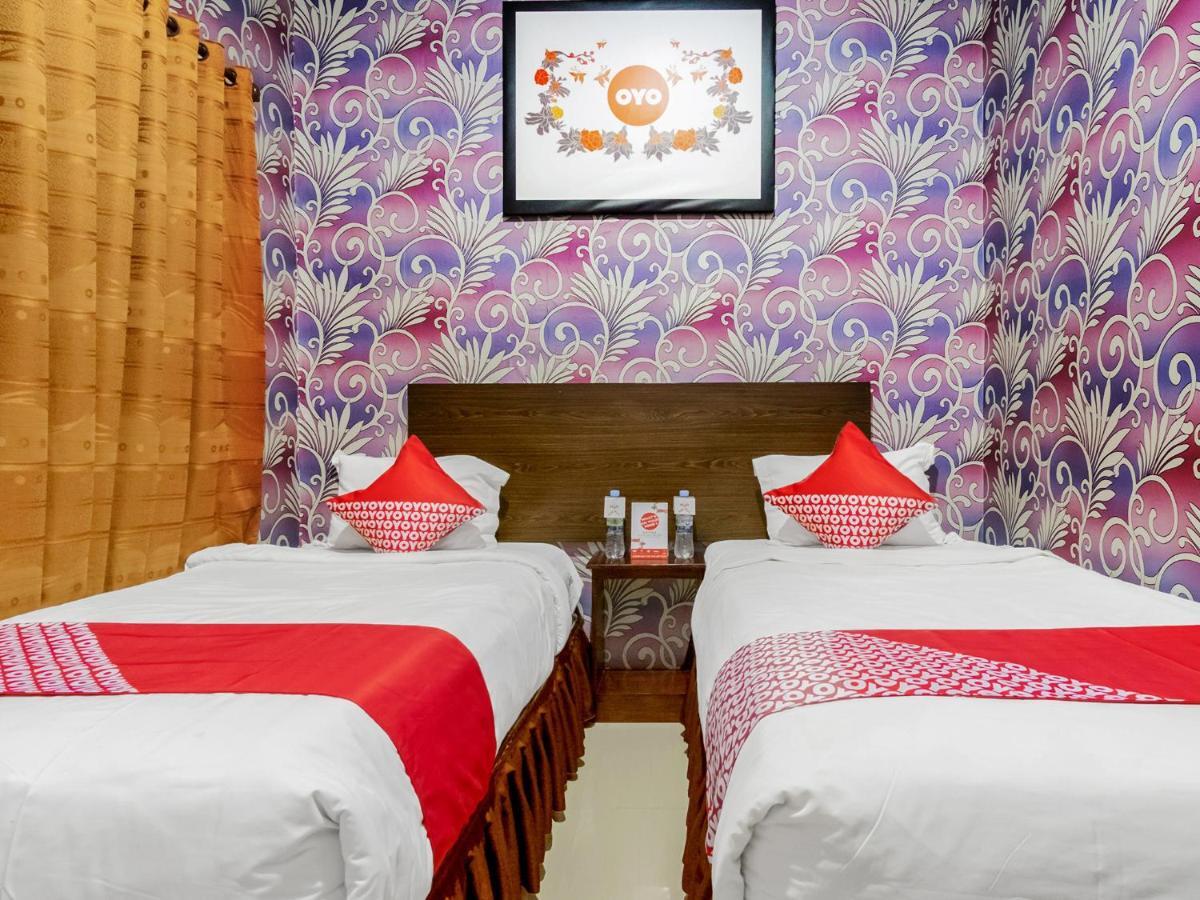 Oyo 741 Hotel Labuhan Raya Medan Esterno foto