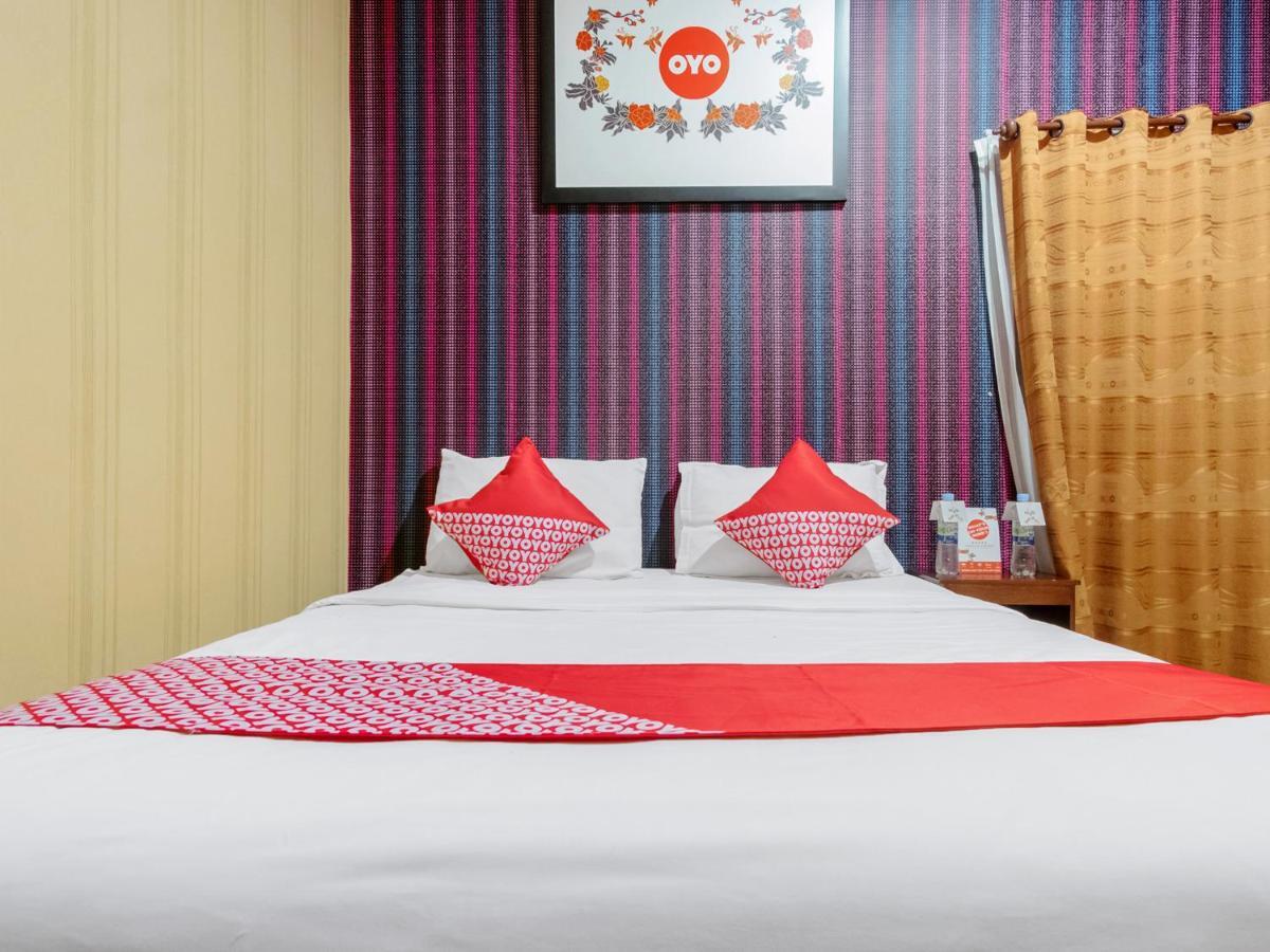 Oyo 741 Hotel Labuhan Raya Medan Esterno foto