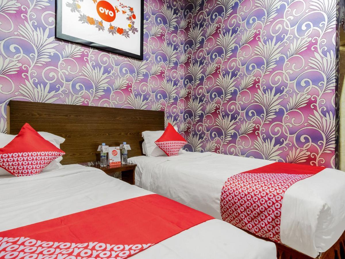 Oyo 741 Hotel Labuhan Raya Medan Esterno foto