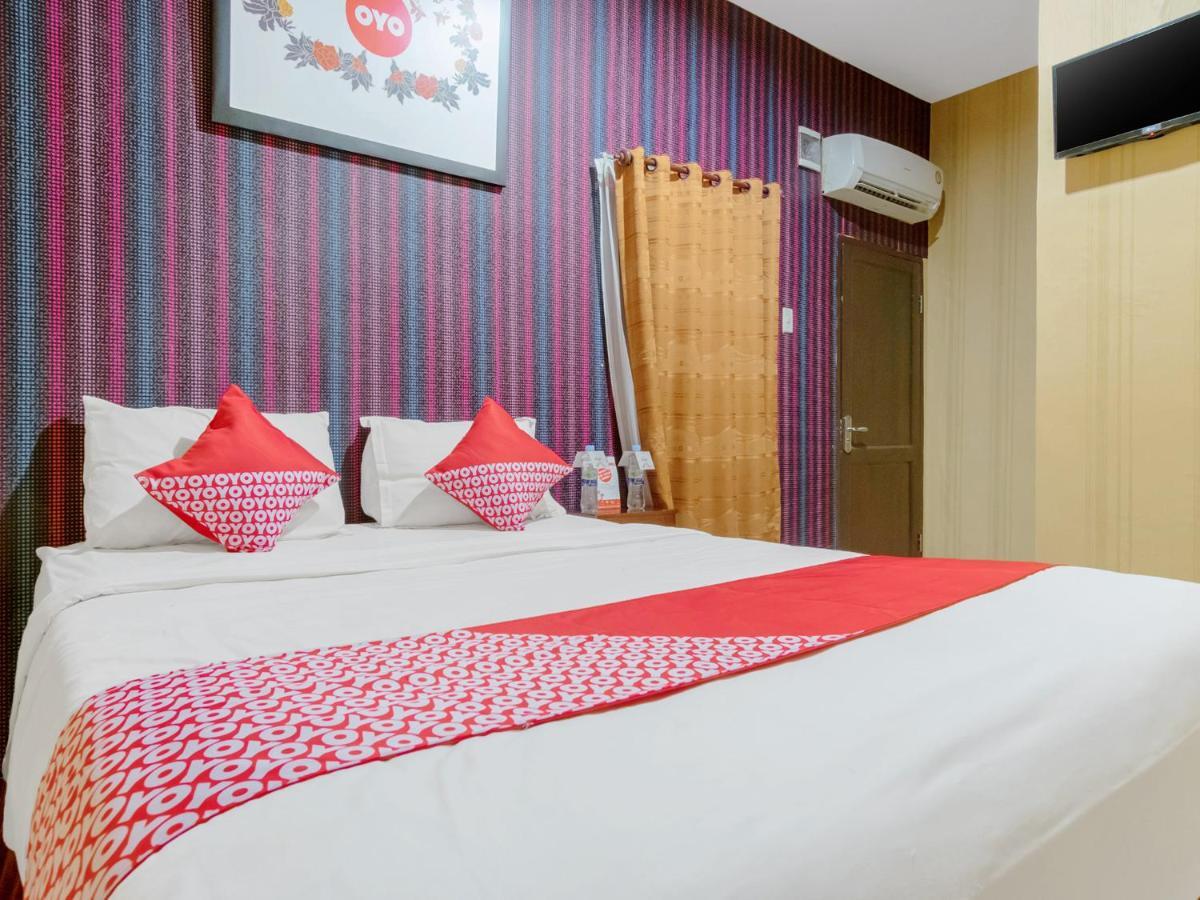 Oyo 741 Hotel Labuhan Raya Medan Esterno foto