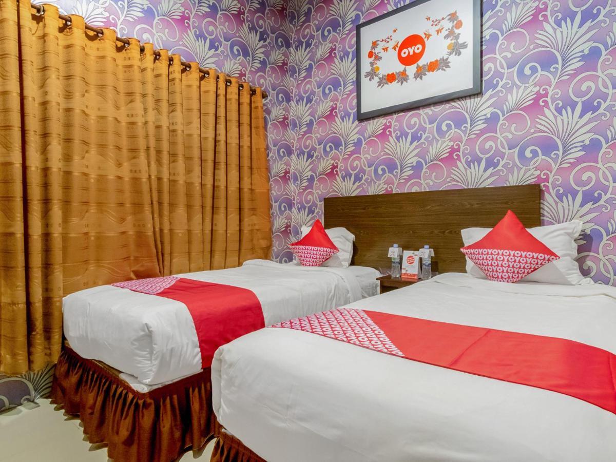Oyo 741 Hotel Labuhan Raya Medan Esterno foto