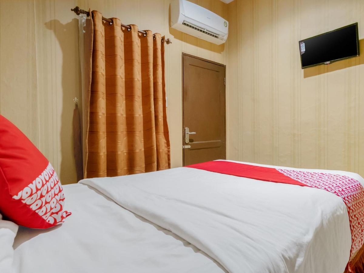Oyo 741 Hotel Labuhan Raya Medan Esterno foto