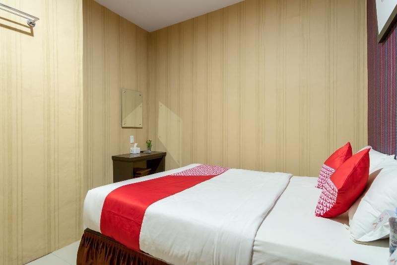 Oyo 741 Hotel Labuhan Raya Medan Esterno foto