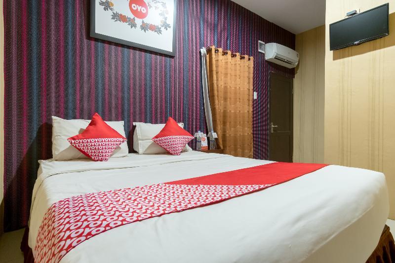Oyo 741 Hotel Labuhan Raya Medan Esterno foto