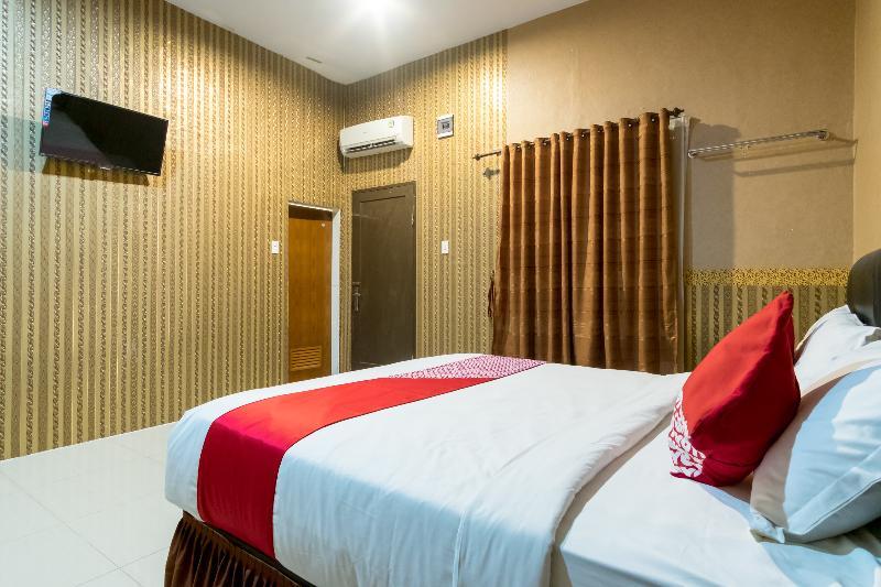 Oyo 741 Hotel Labuhan Raya Medan Esterno foto