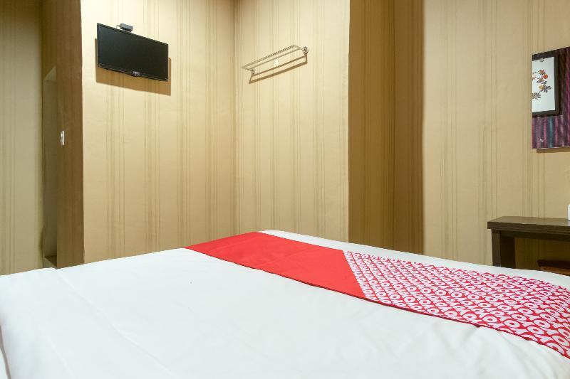 Oyo 741 Hotel Labuhan Raya Medan Esterno foto